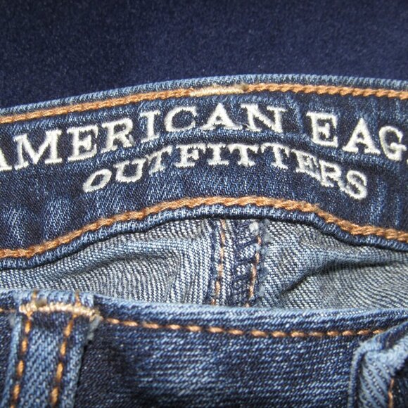 AMERICAN EAGLE OUTFITTERS Boy Crop Stretch Medium Wash Jeans Size 4 - Picture 5 of 7